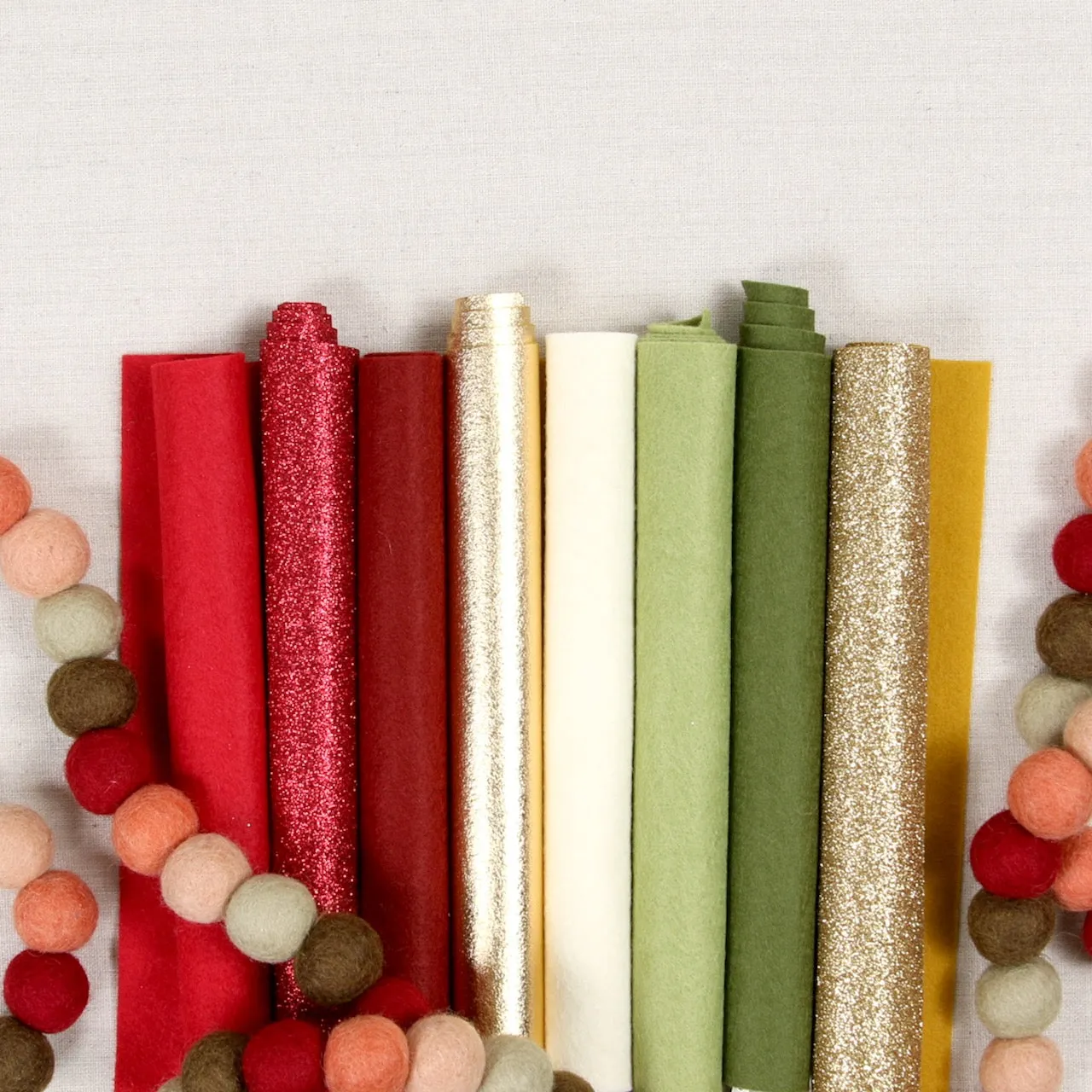 Crimson Holiday, Medley Palette