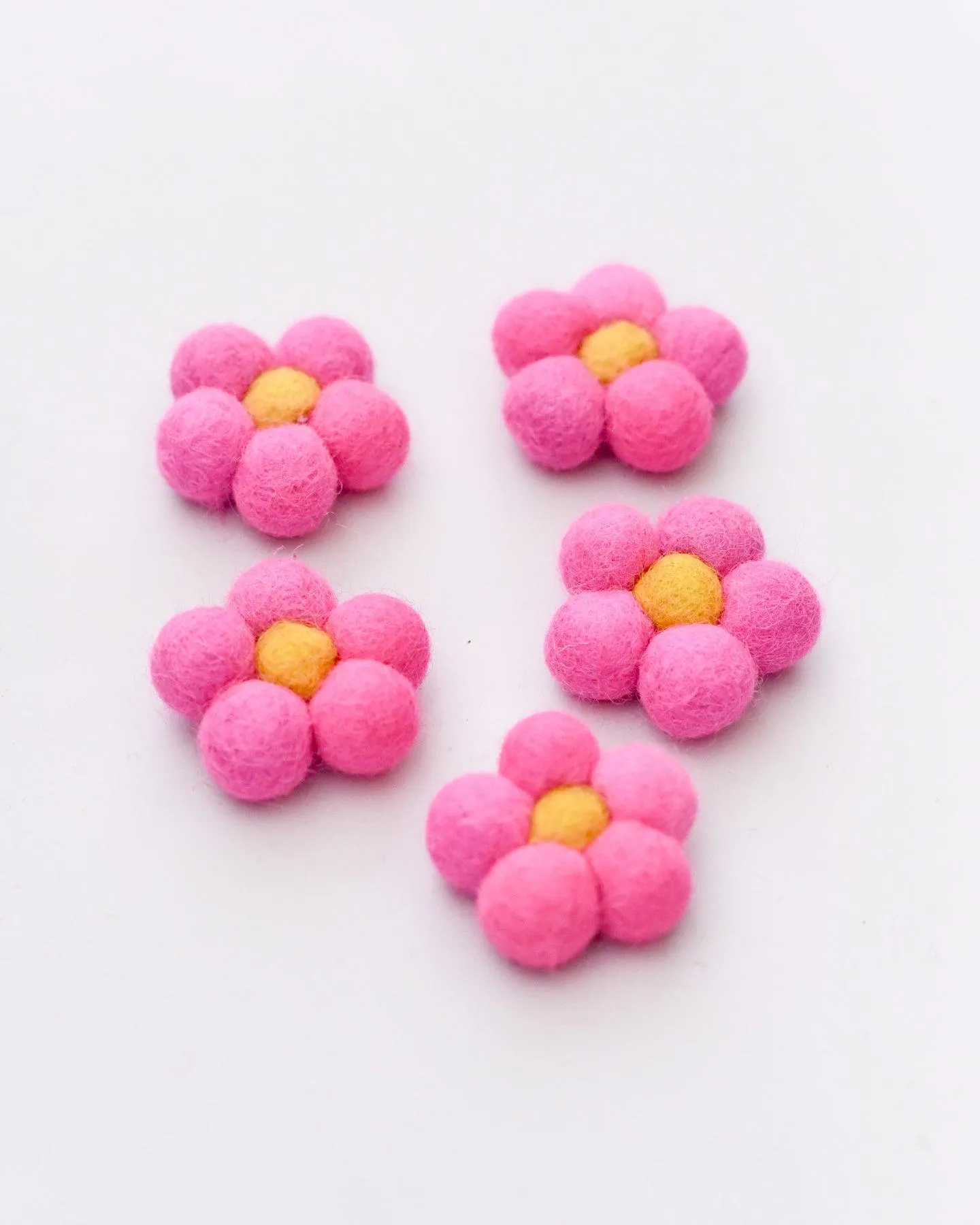 Felt Daisy Flowers (Bright Pink Coloured) - 5 Flowers