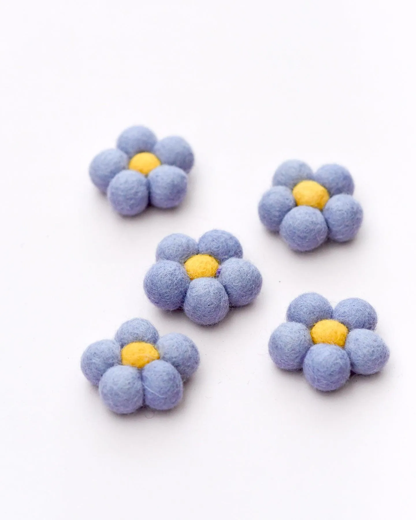 Felt Daisy Flowers (Periwinkle Coloured) - 5 Flowers
