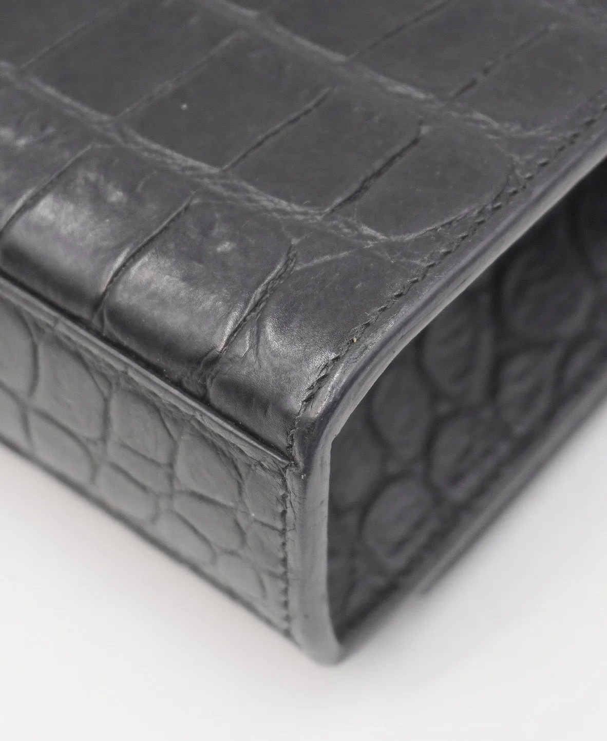 Medium Embossed Monogram Classic Kate Black