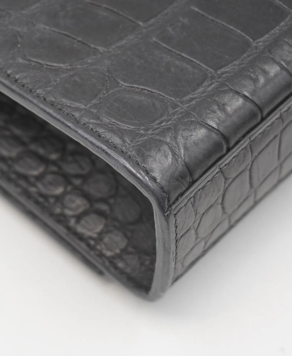 Medium Embossed Monogram Classic Kate Black