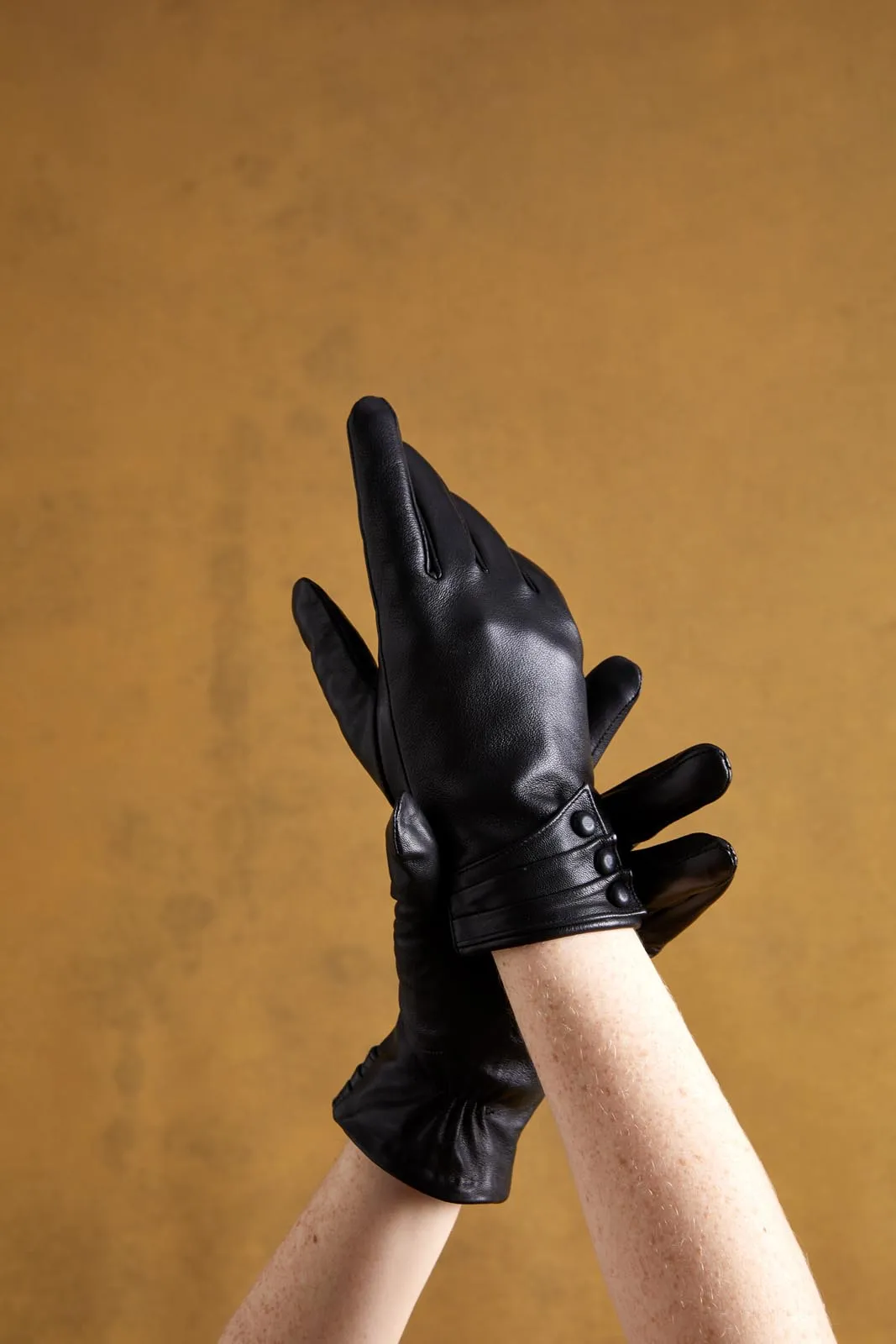 Mona Glove - Black