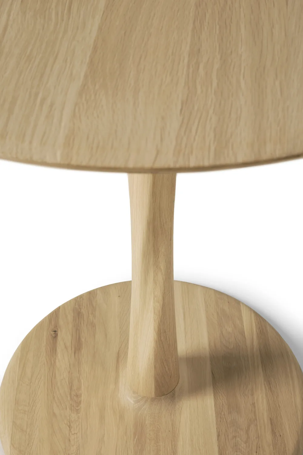 Pedestal Dining Table | Ethnicraft Torsion
