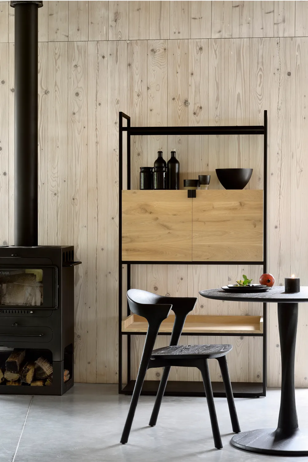 Pedestal Dining Table | Ethnicraft Torsion