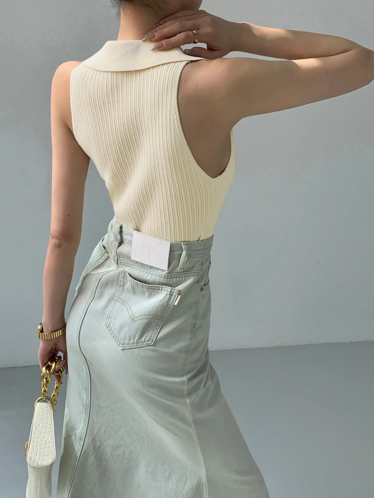 Ribbed V-Neck Graceful Collared Tank Top